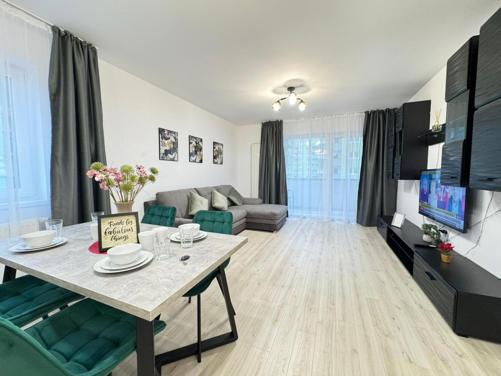 Coresi Mall Area Studios & Apartments By Glam บราชอฟ ภายนอก รูปภาพ